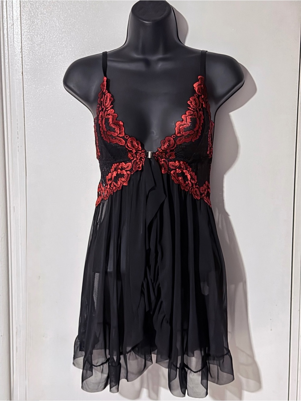 Front-Snap Black and Red Lace Babydoll Lingerie Chemise - NWOT